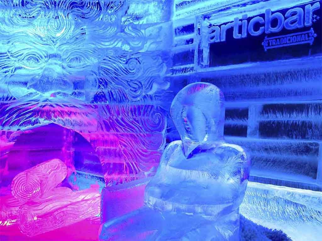 Articbar: celebra navidad en un bar hecho de hielo