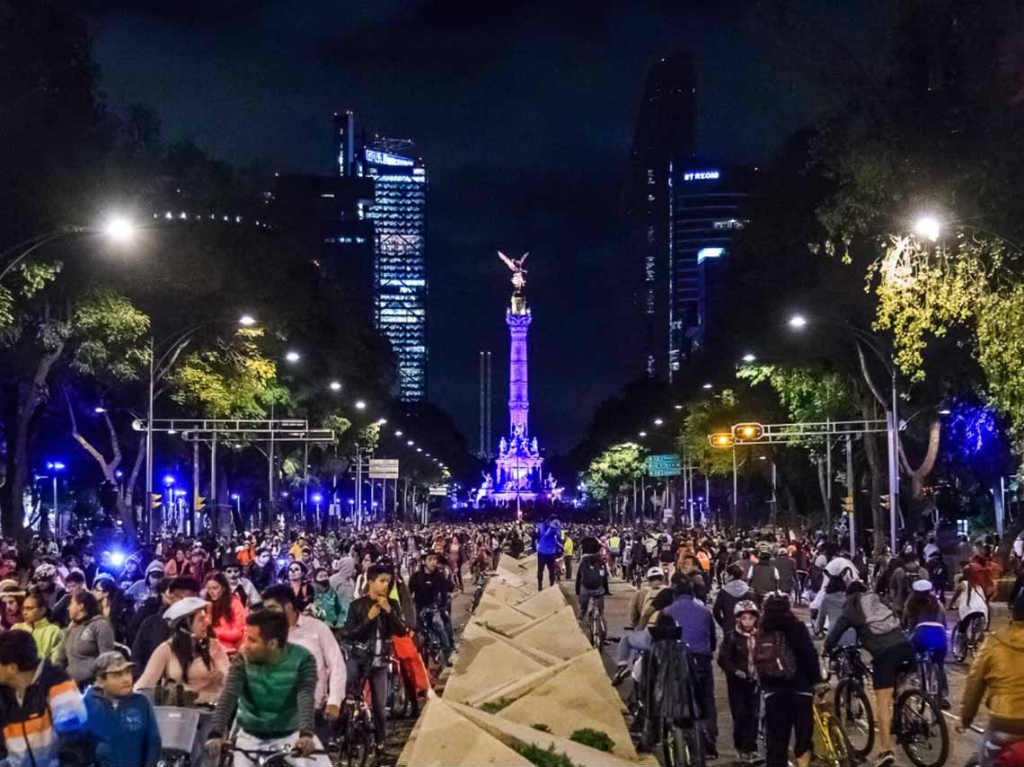 Paseo Nocturno Navideño Ángel de la Independencia