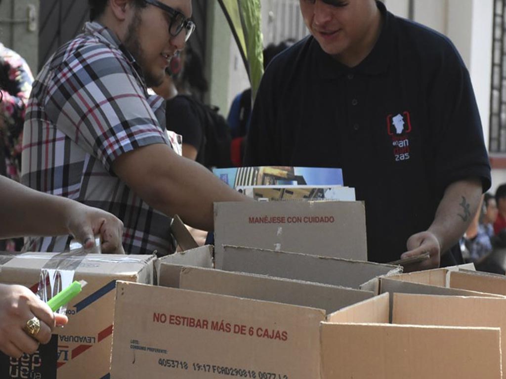 remate total de librero en andanzas