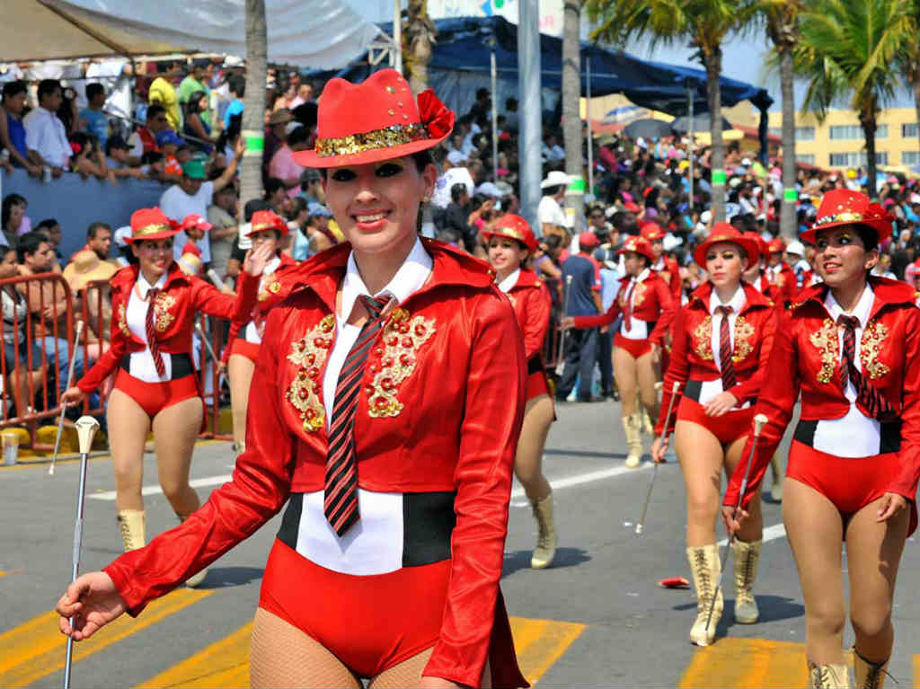 Carnaval de Cozumel bailarinas