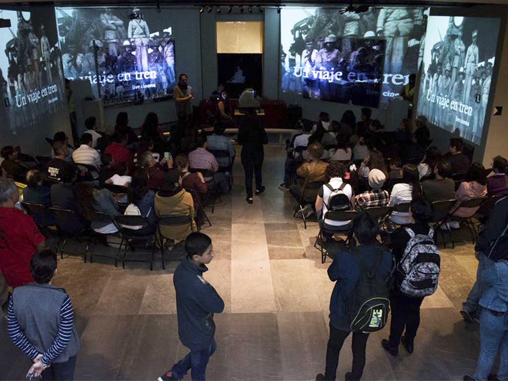 Cine Club en el Monumento a la Revolución, todos los domingos