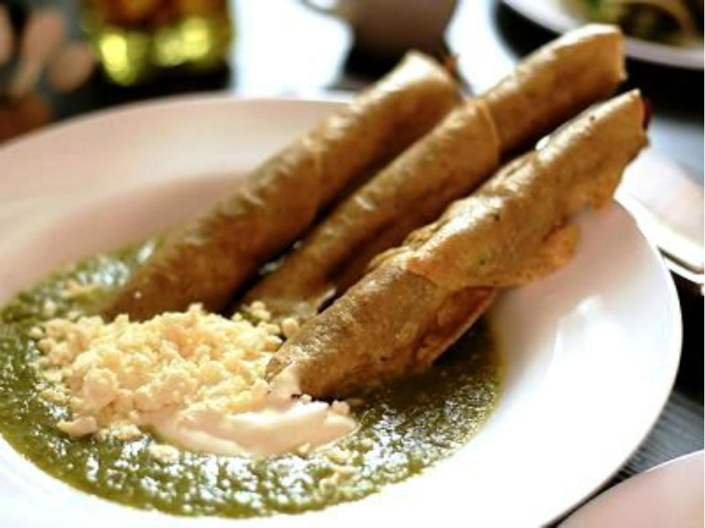 Festival de flautas en salsa verde