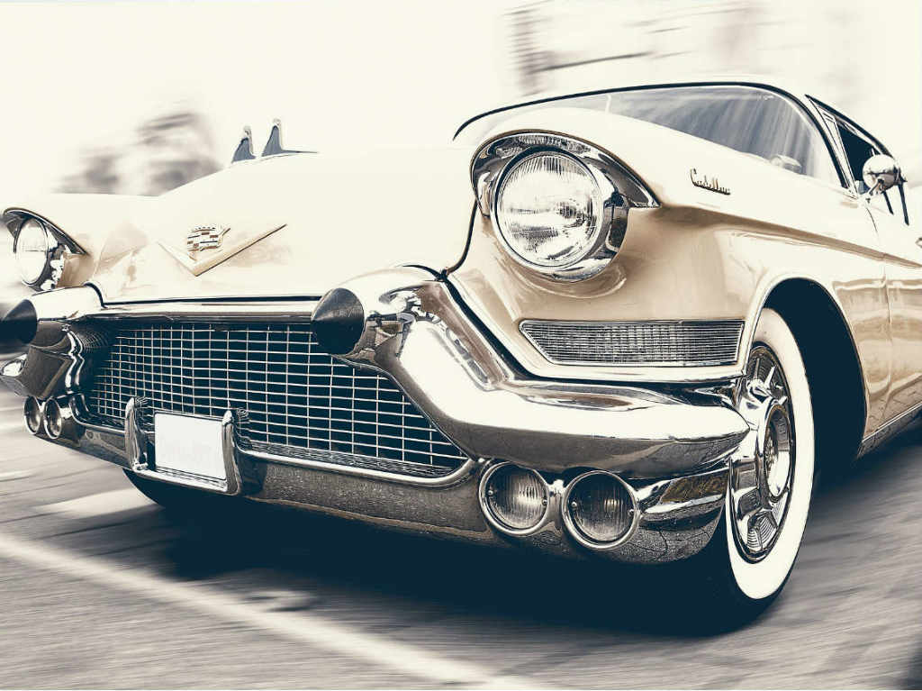 Gala Internacional del Automóvil coche blanco