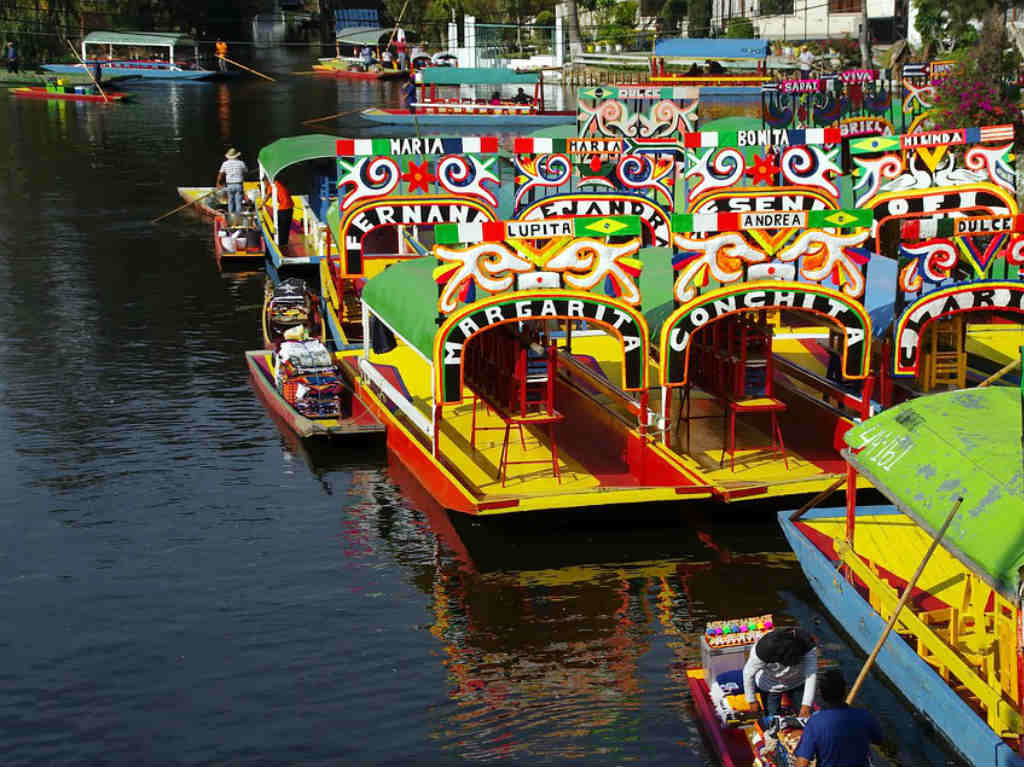 Noche de los Deseos en Xochimilco embarcadero