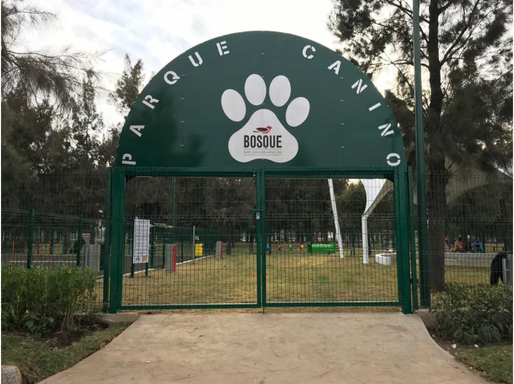 parque para perros entrada