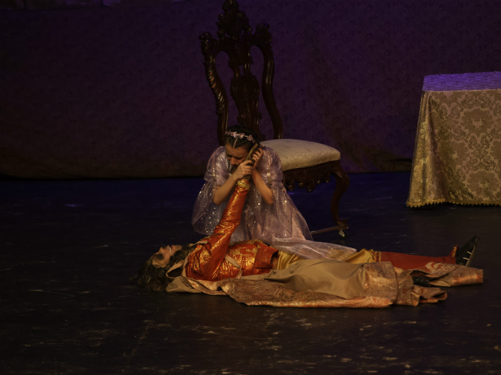 El ballet de La Bella y La Bestia muerte