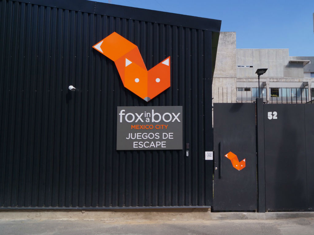 fox-in-a-box-entrada