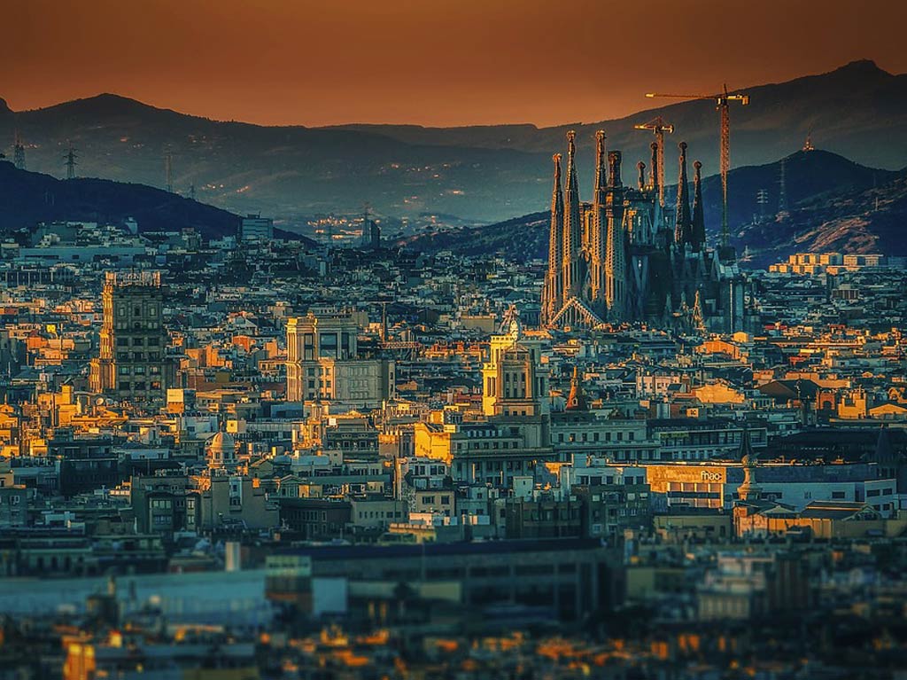 iglesia-de-la-sagrada-familia-barcelona-españa