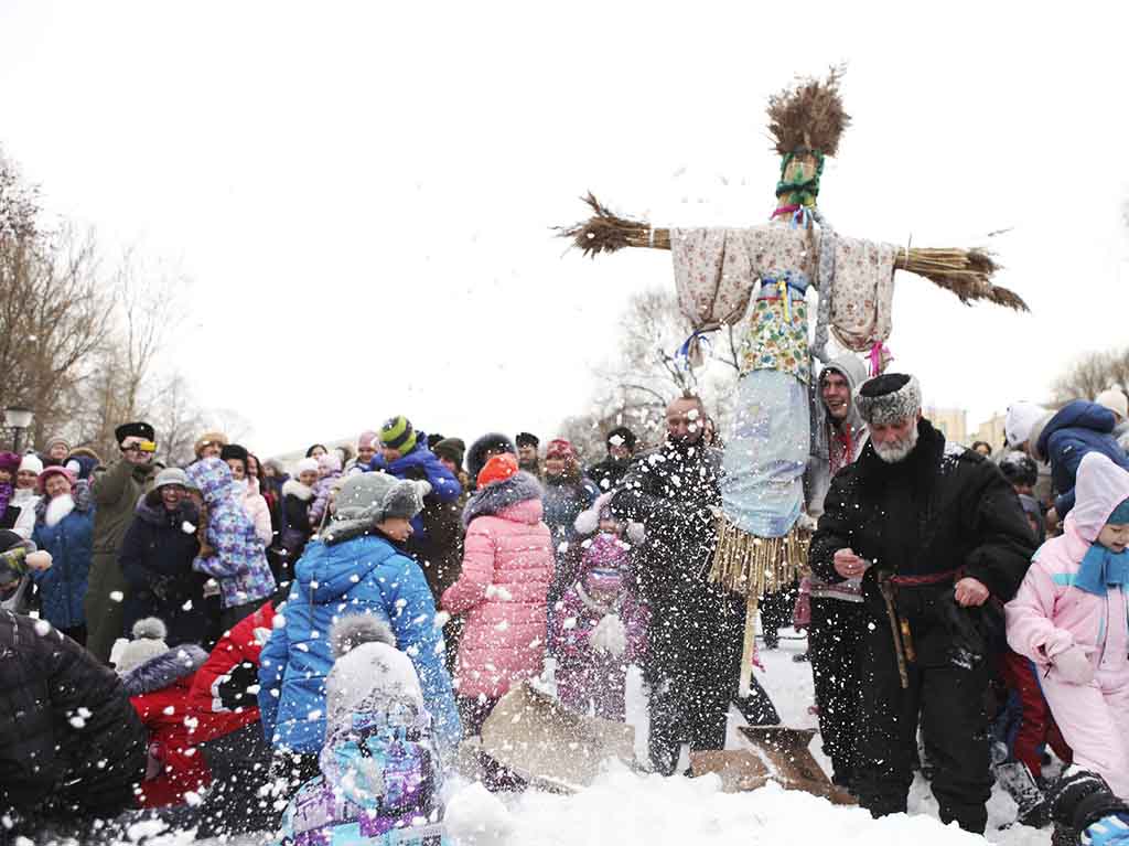 festival ruso de la primavera muñeca