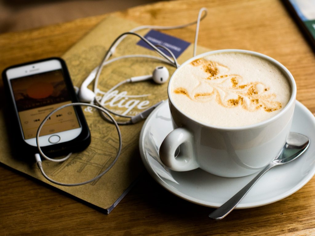 5 mejores Podcast de misterio café