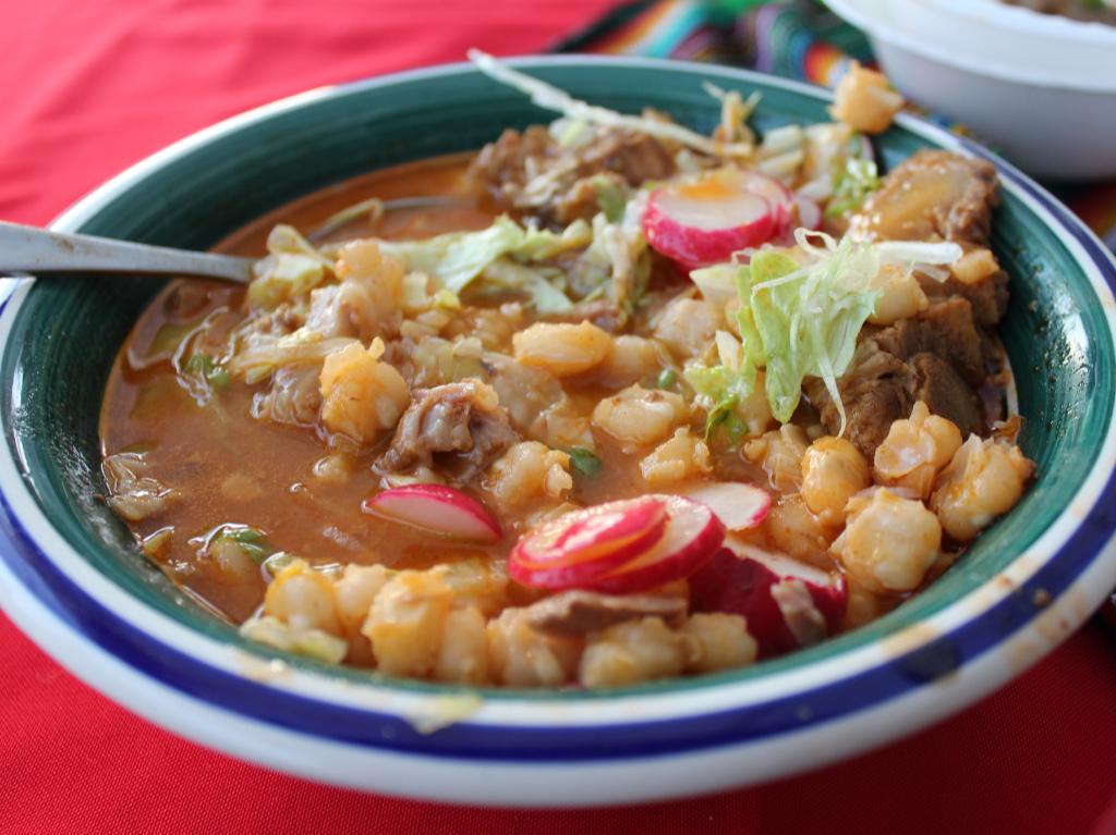 comida-gratis-para-los-medicos-pozole