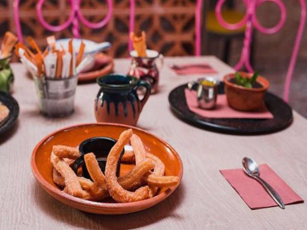 comida de restaurantes mexicanos para llevar a casa, la dictadura