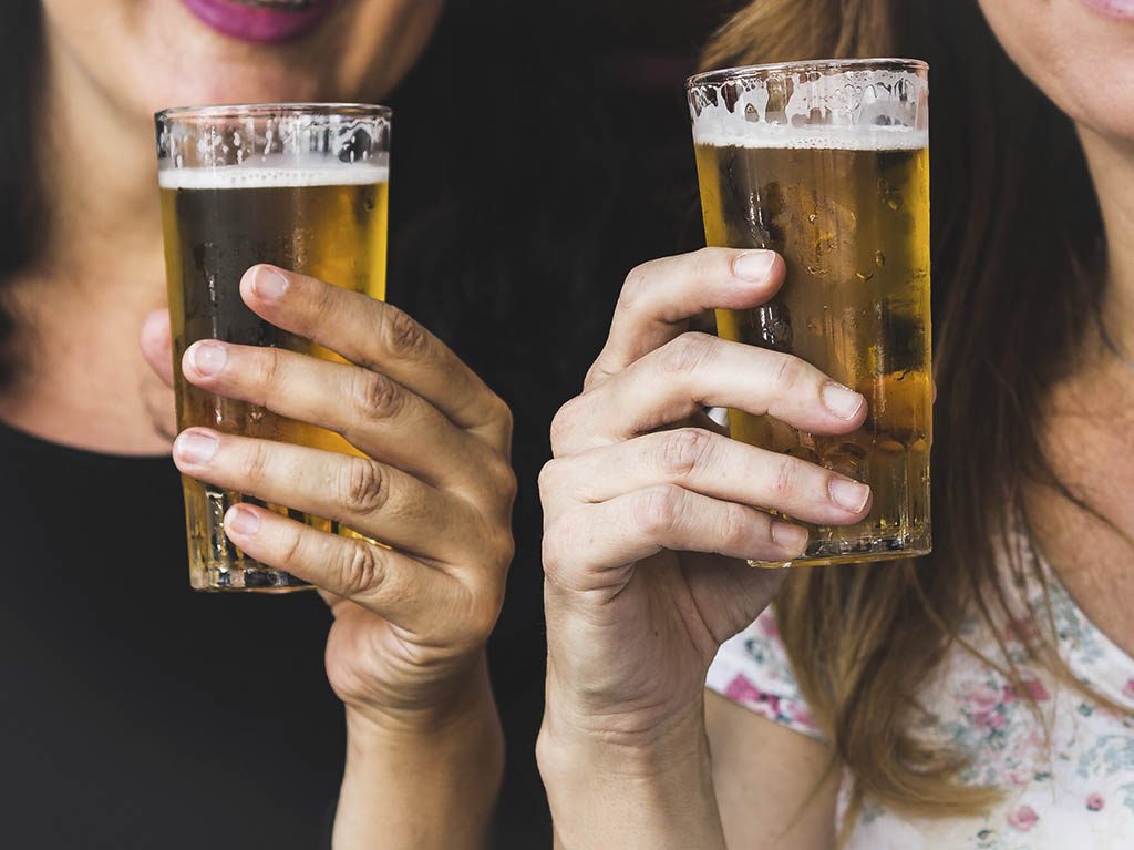 Mujer cervecera