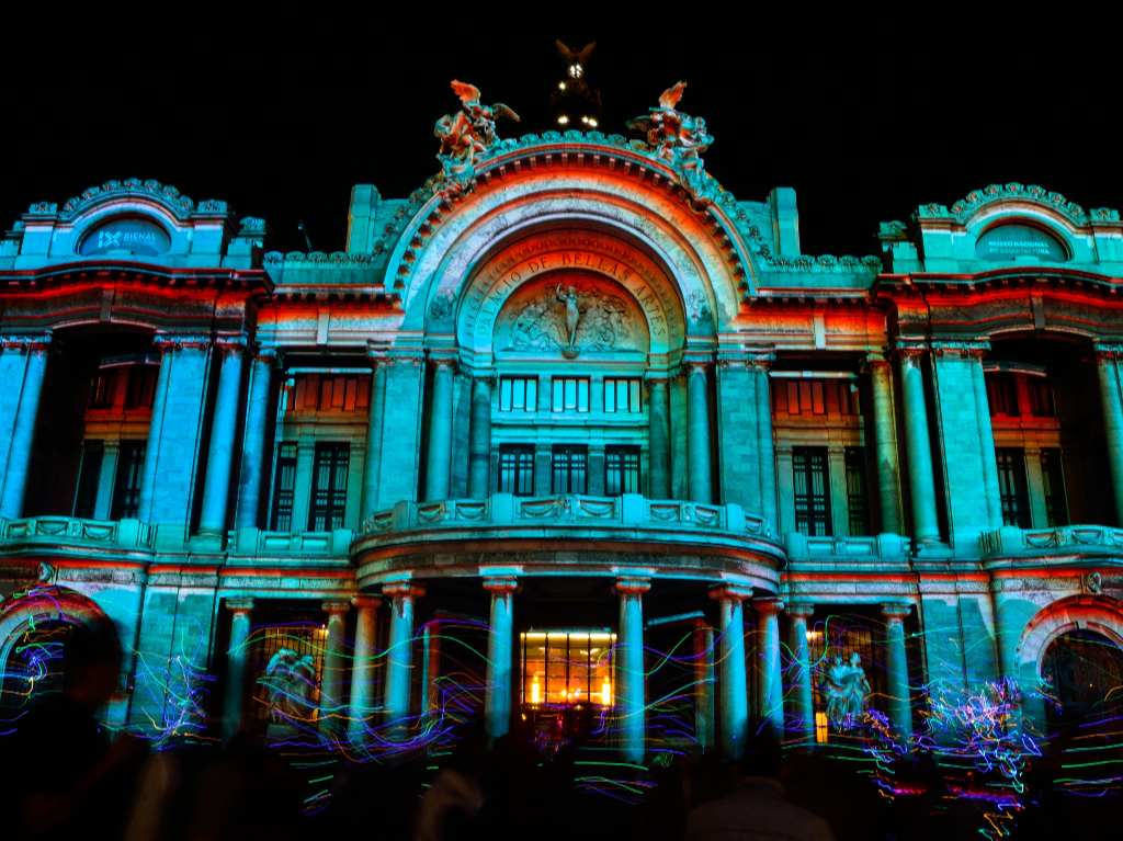 Recorrido virtual por el Palacio de Bellas Artes de noche