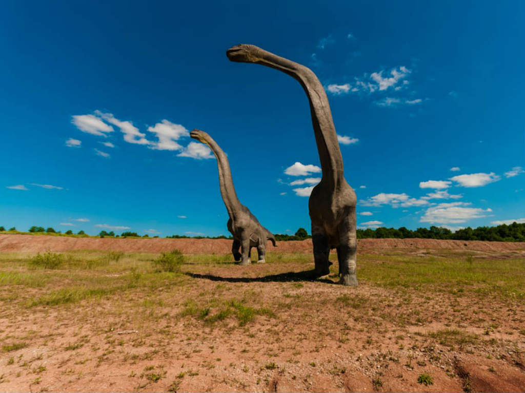 Tierra Jurásica en Xochitla juega y conoce