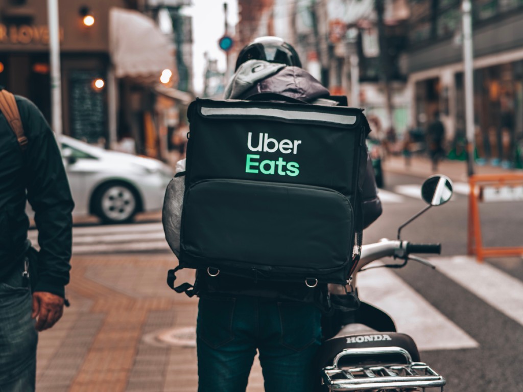 Ahora puedes pedir Uber eats por teléfono