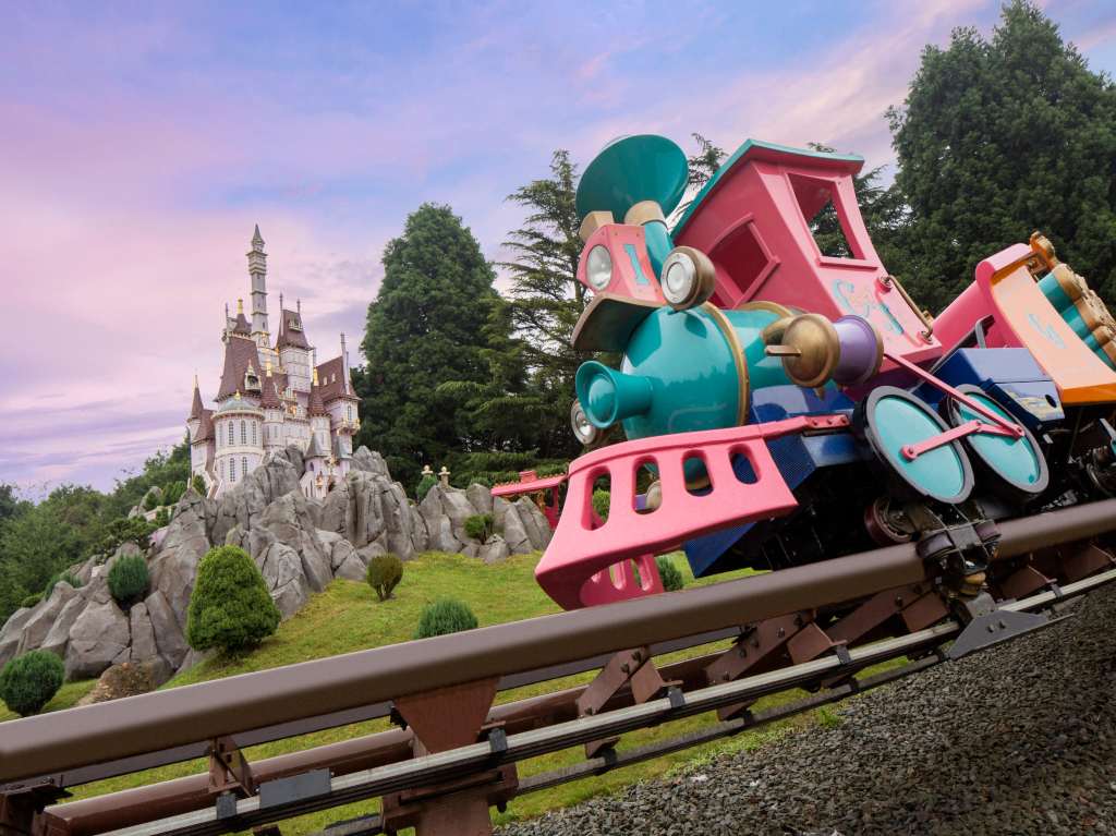 ¡Disneyland París llega directo a tu casa con tours, juegos y más!
