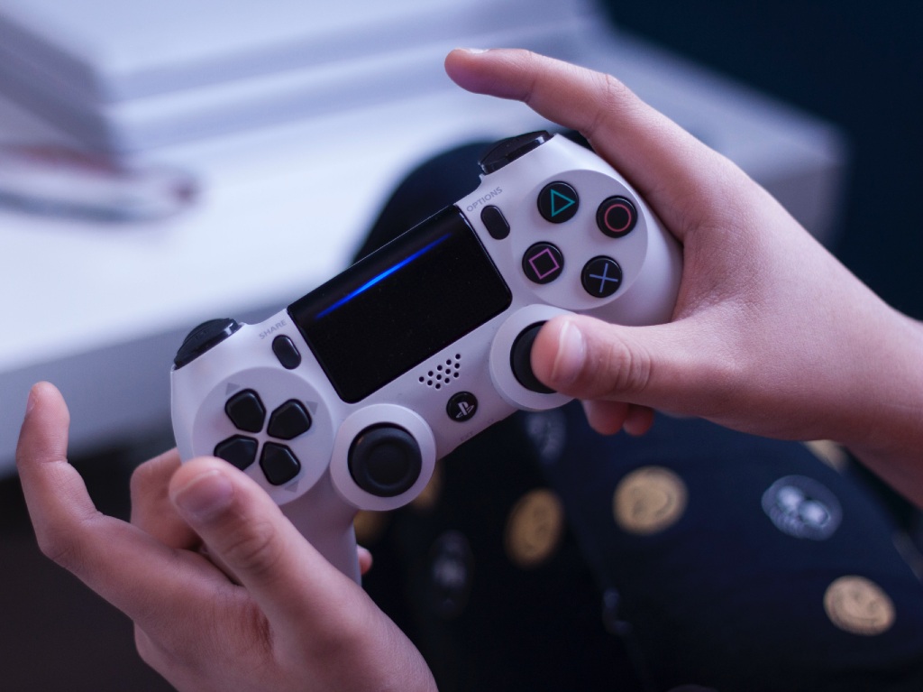 Juega en casa: PlayStation pone gratis videojuegos para PS4