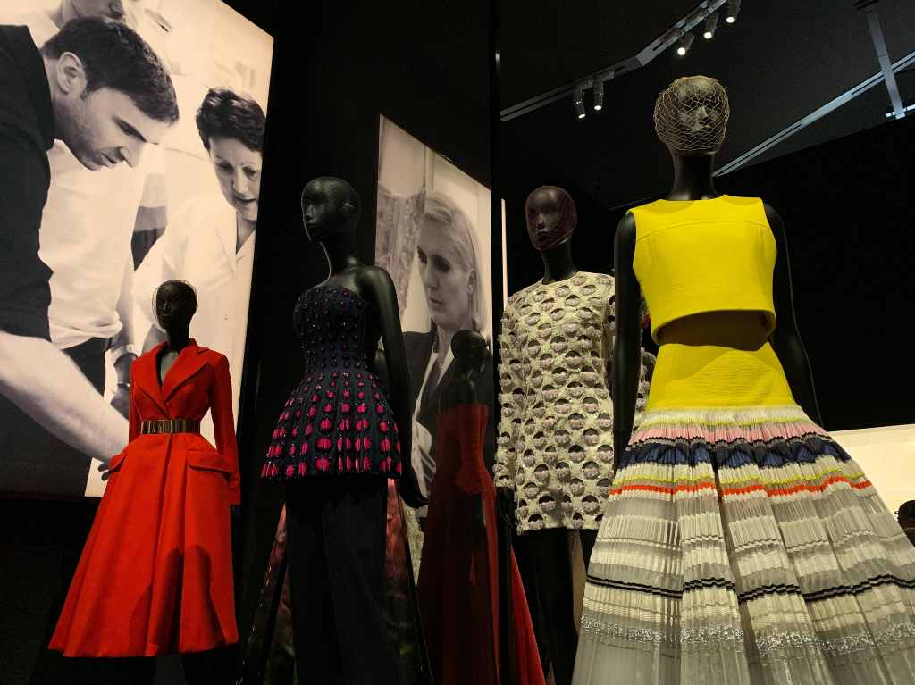 Exposiciones de moda que puedes visitar desde casa