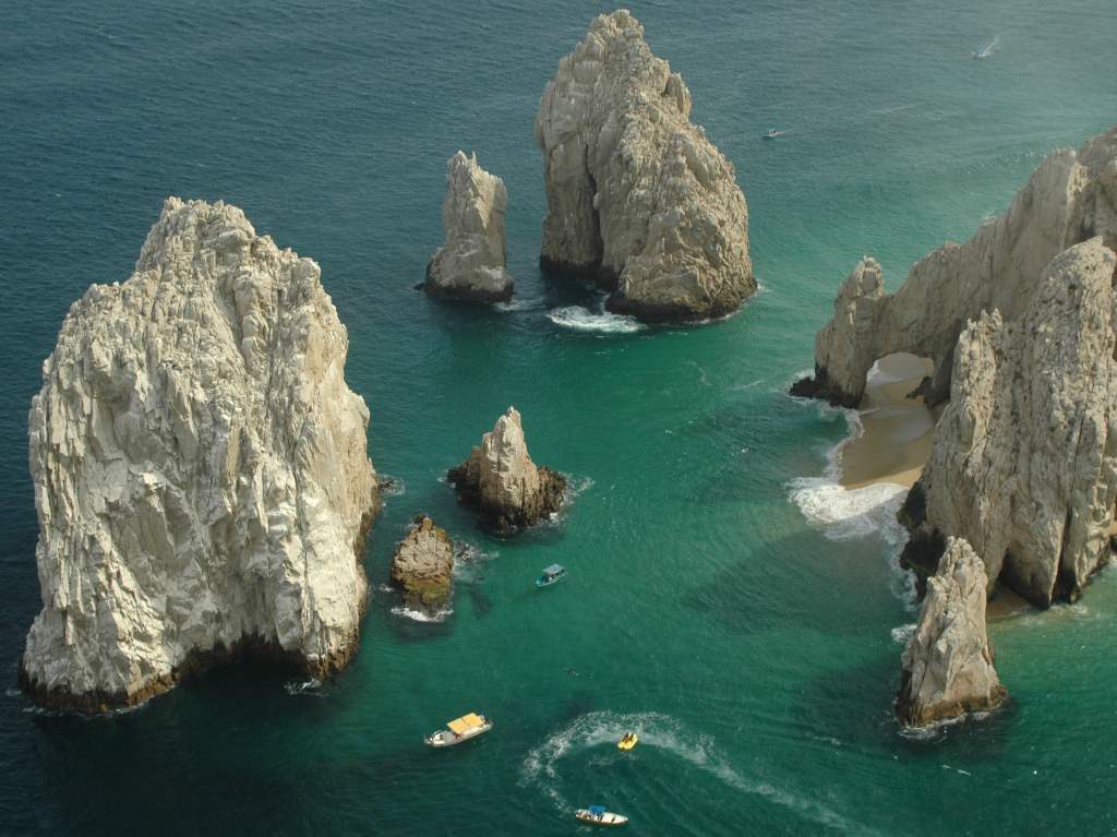 Playas de México cierran los cabos