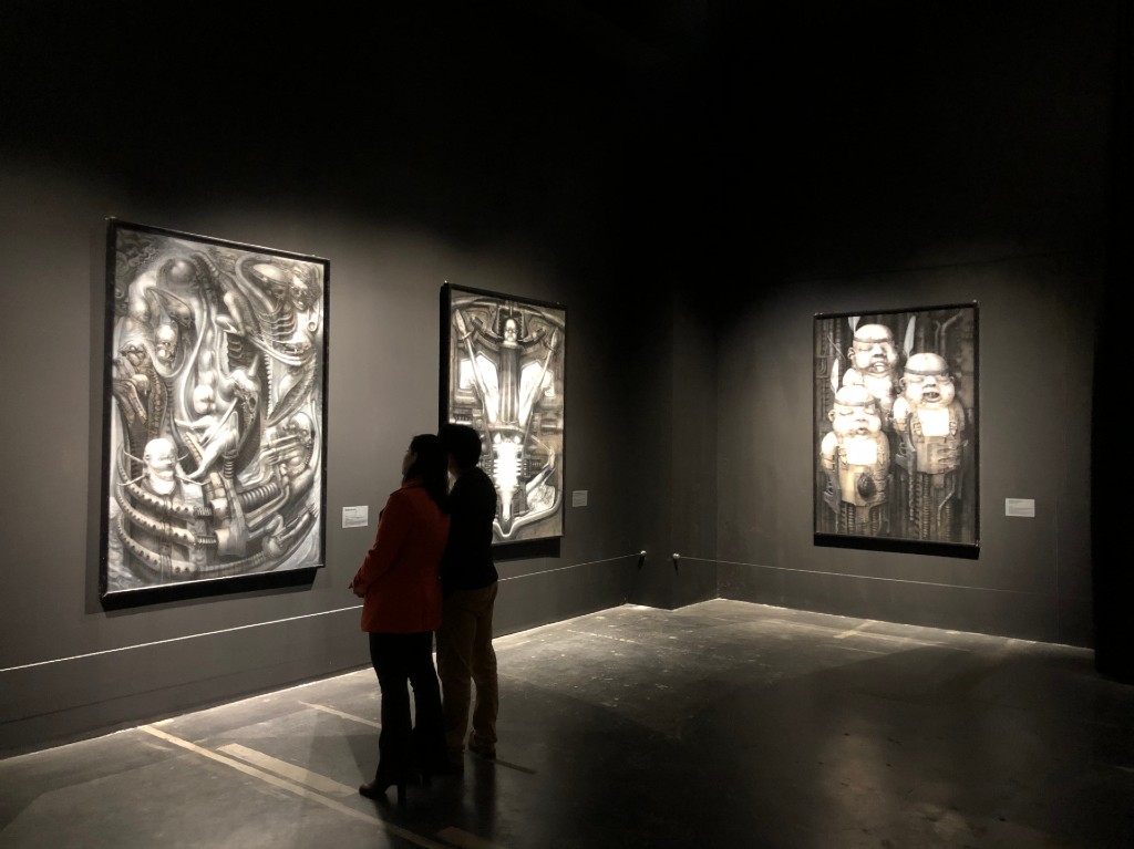 Recorrido virtual por la exposición "Solo con la noche" de H.R. Giger