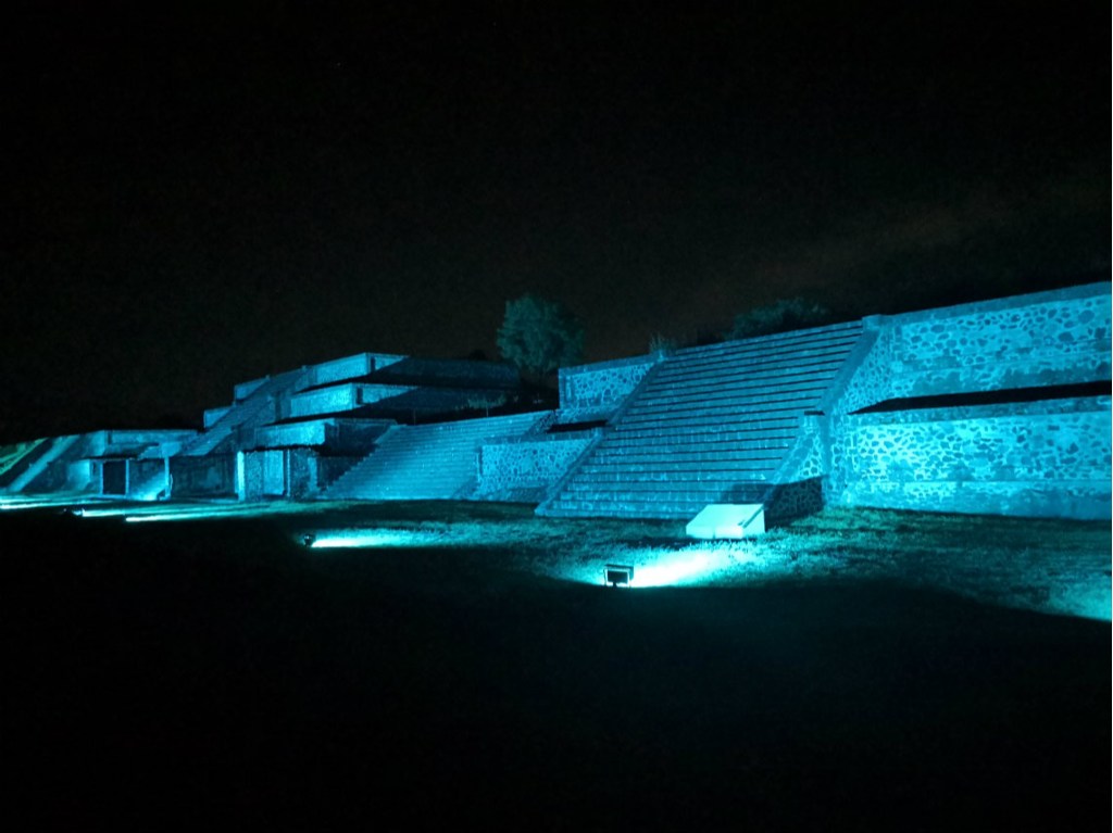 Recorridos virtuales por Teotihuacán luces