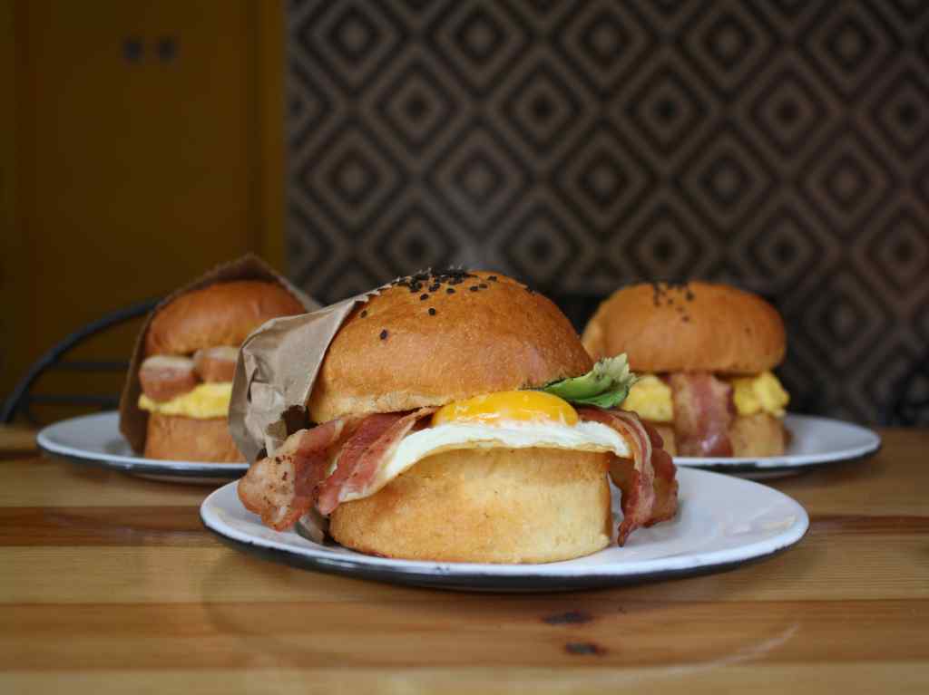 sandwiches para llevar a domicilio en CDMX, clara y ema