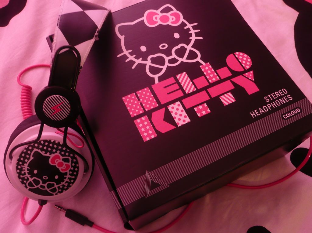 primer Bazar virtual de Hello Kitty audifonos