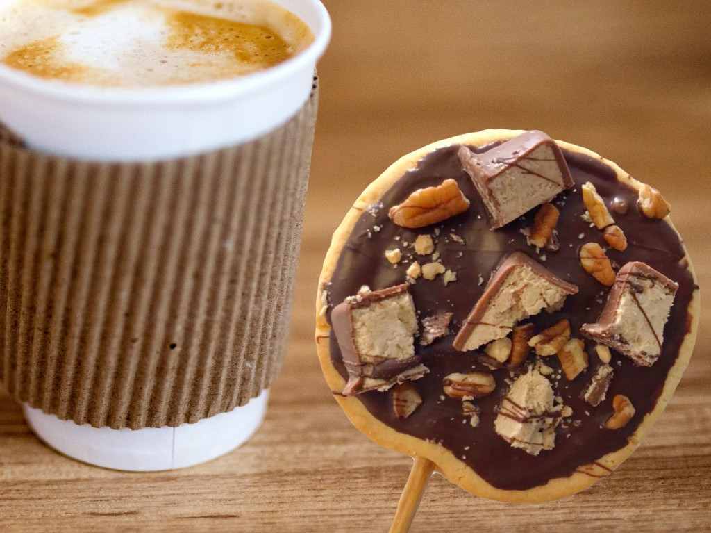 Paletas de galleta con conejitos, kit kat y más para acompañar tu cafecito 1