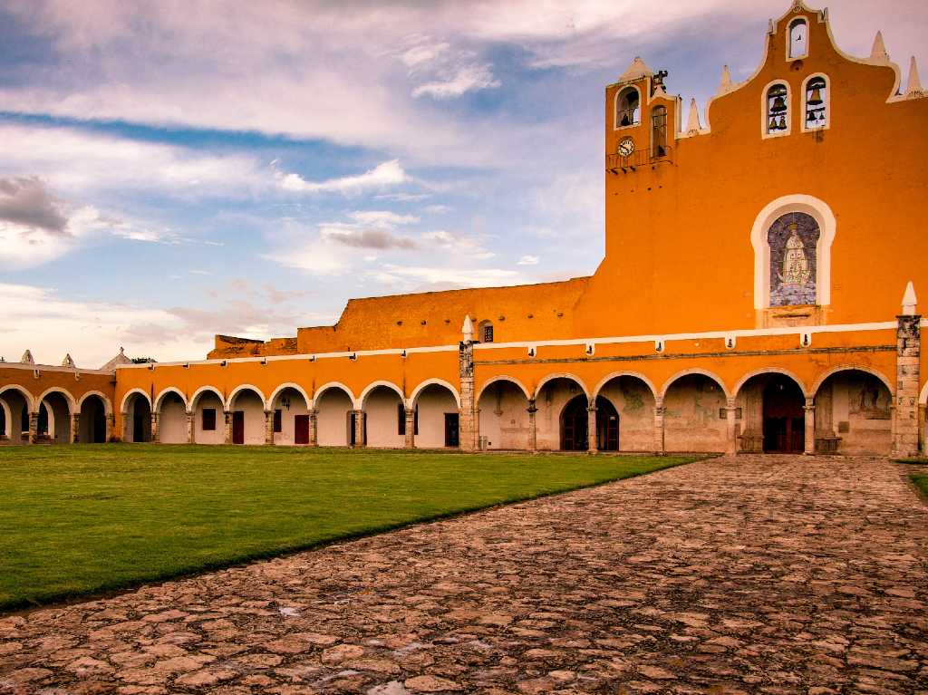 haciendas-antiguas-de-yucatan-amarilla