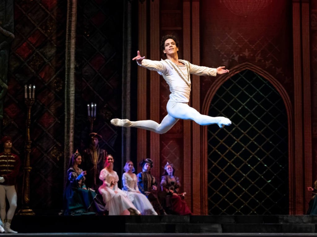 Isaac Hernández ballet