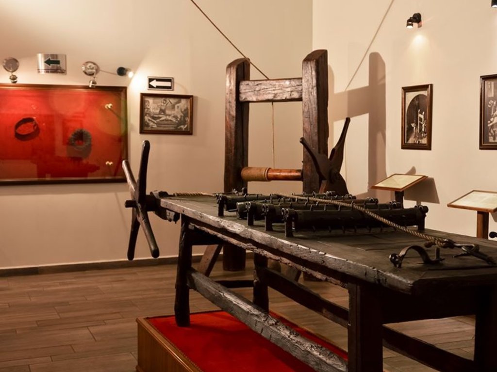 Visita el Museo de la Tortura en este recorrido virtual de brujas