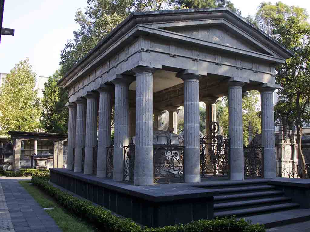 museo panteon de san fernando