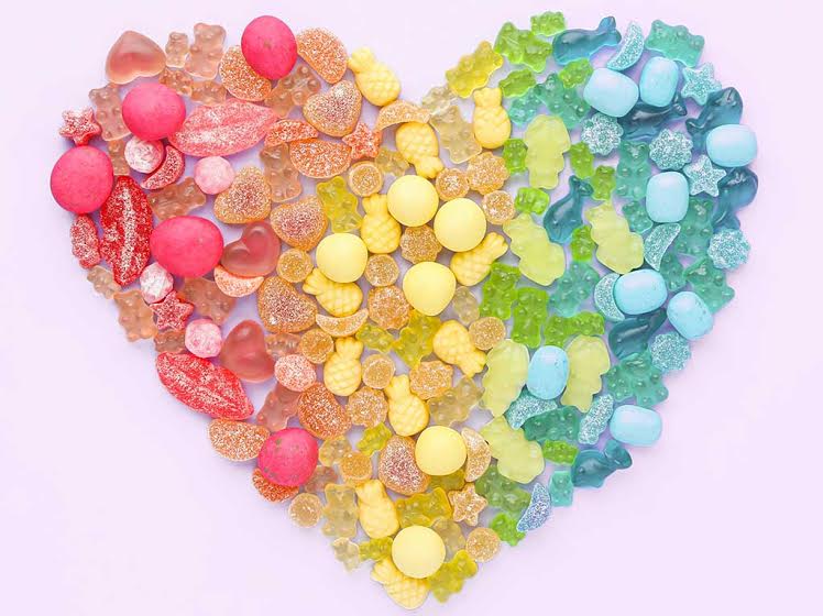 Rainbow Month con Sugarfina