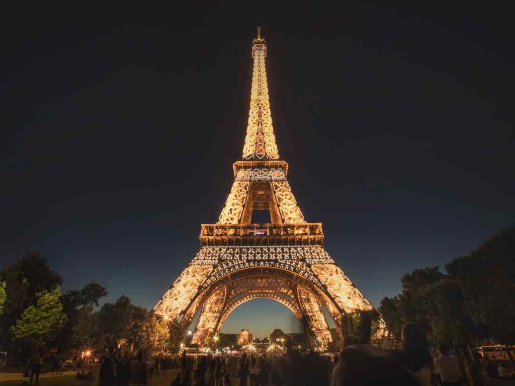 Oh là là! Visita la Torre Eiffel con este recorrido virtual