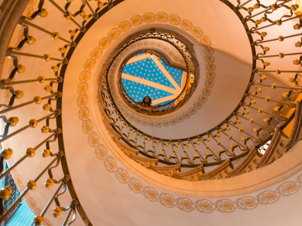 hotel-museo-escaleras