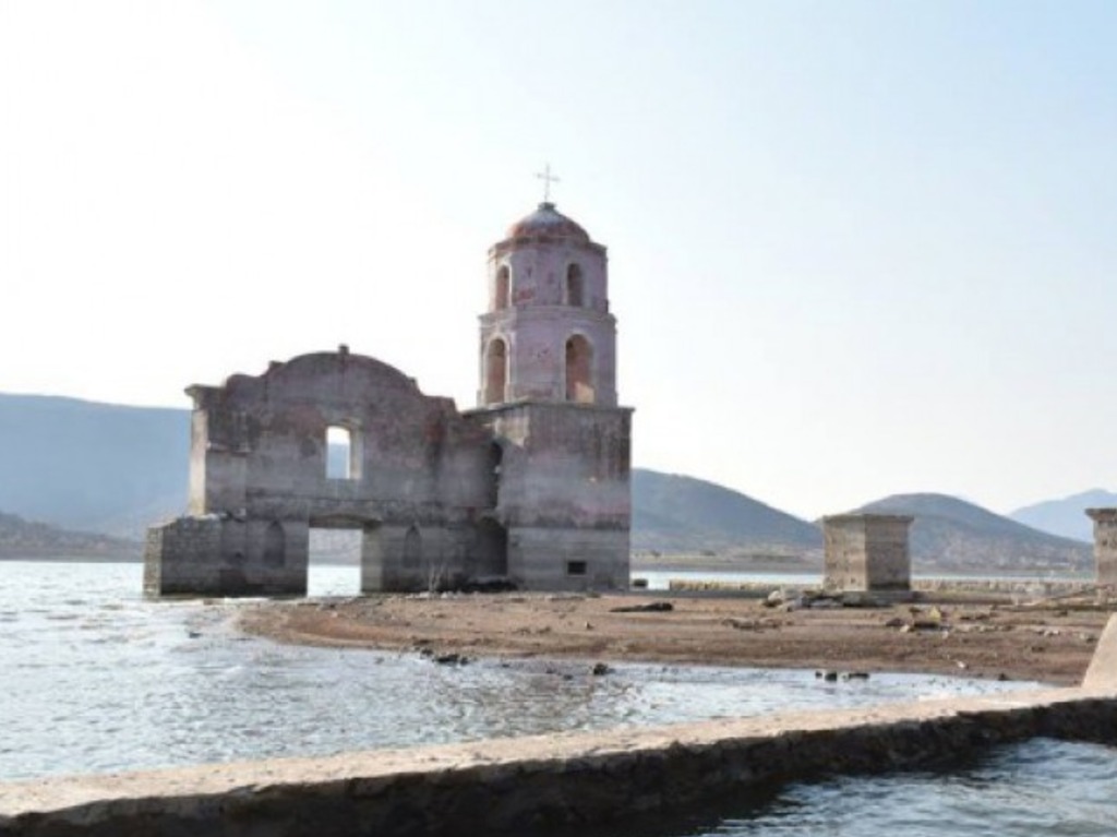 iglesias sepultadas de Michoacán Churumuco