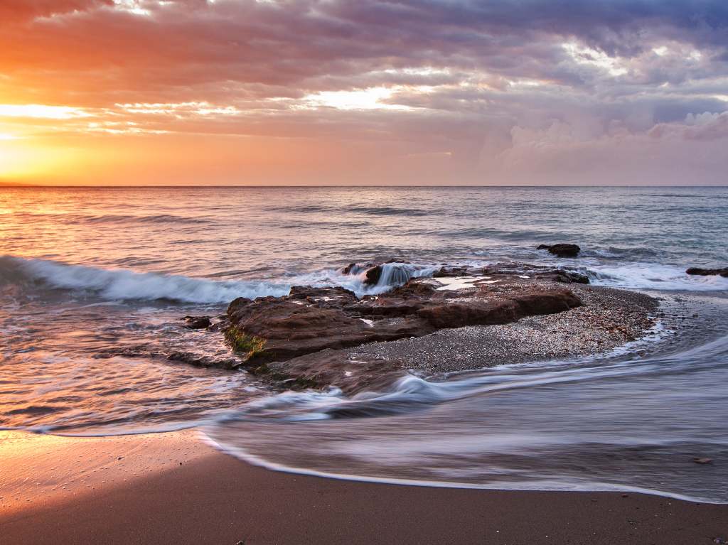 nueva-normalidad-en-las-playas-atardecer