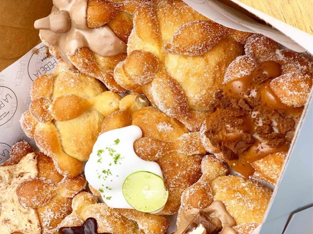 pan de muerto canasta