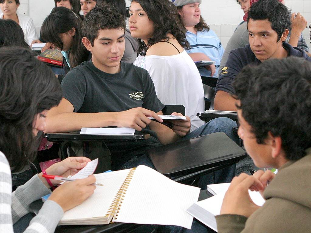 Becas Familias Fuertes por la Educación