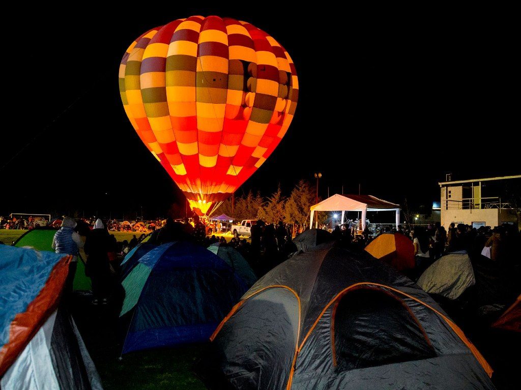Cine camping y picnic en Teotihuacán con globos aerostáticos