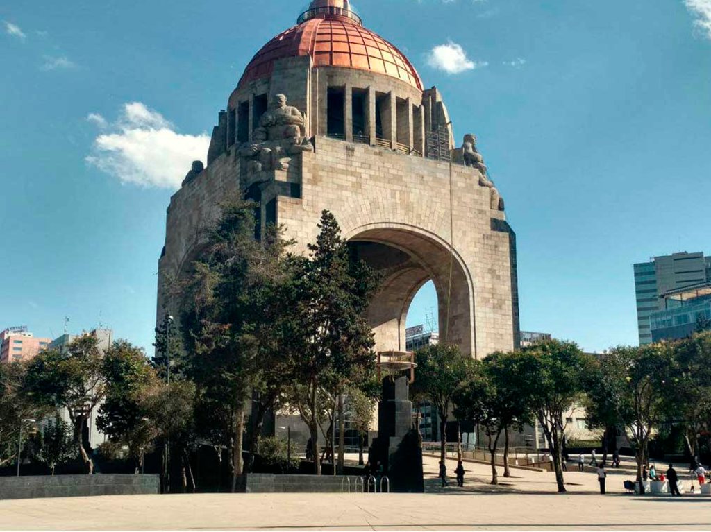 Monumento a la Revolución en la Nueva Normalidad