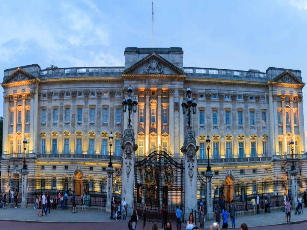 Disfruta de un espléndido recorrido virtual por el Palacio de Buckingham