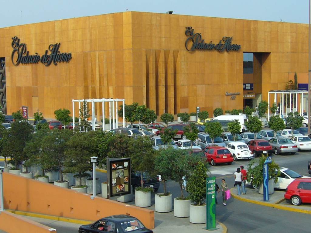Edomex permanece en semáforo rojo pero abrirán centros comerciales