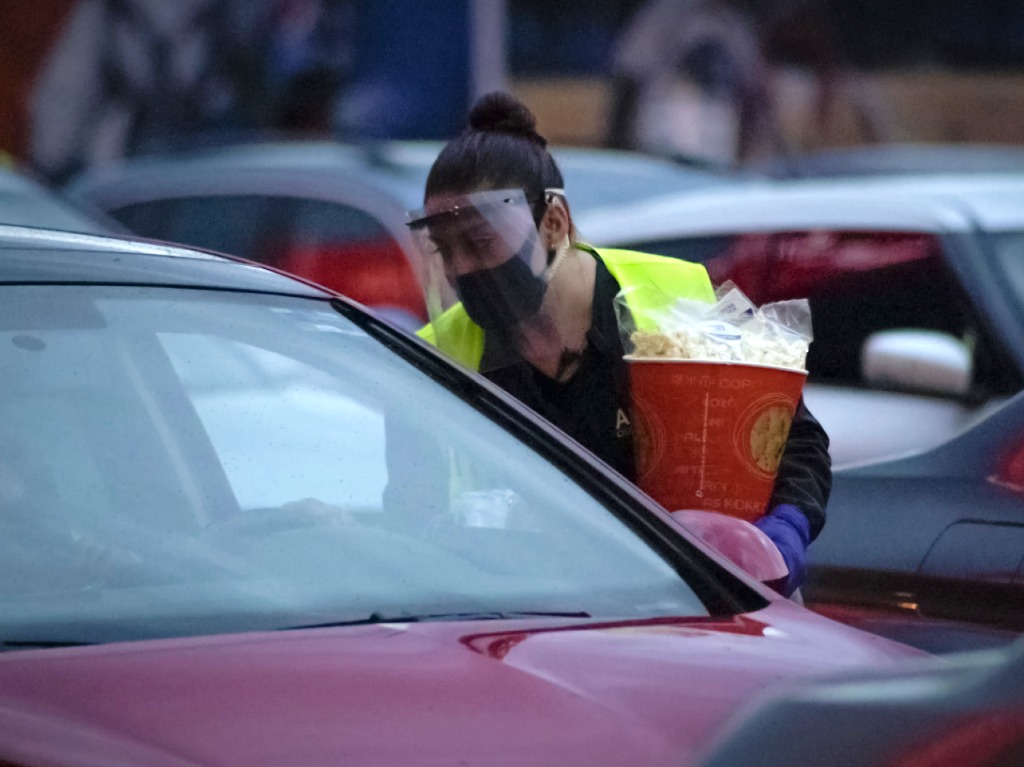 Protocolo de seguridad en el autocinema de la Arena Ciudad de México