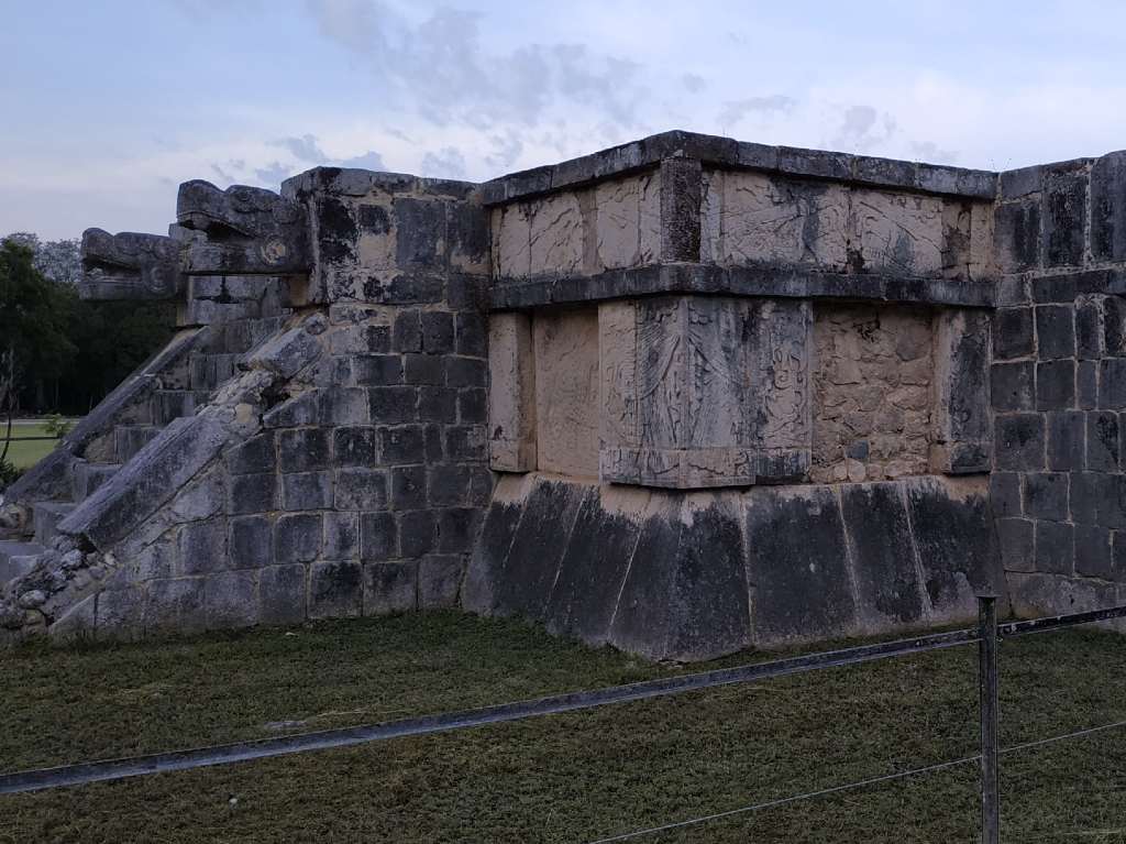 Tour virtual por Chichén Itzá escaleras