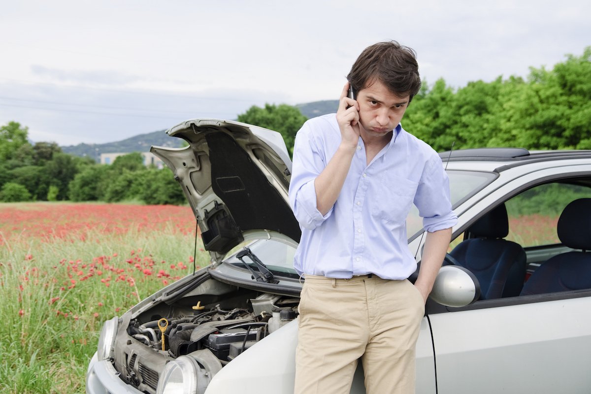 Cómo arrancar el coche con pinzas si te quedas sin batería