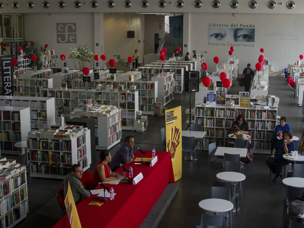 Venta Nocturna del FCE: a librería abierta y con medidas de seguridad sanitaria