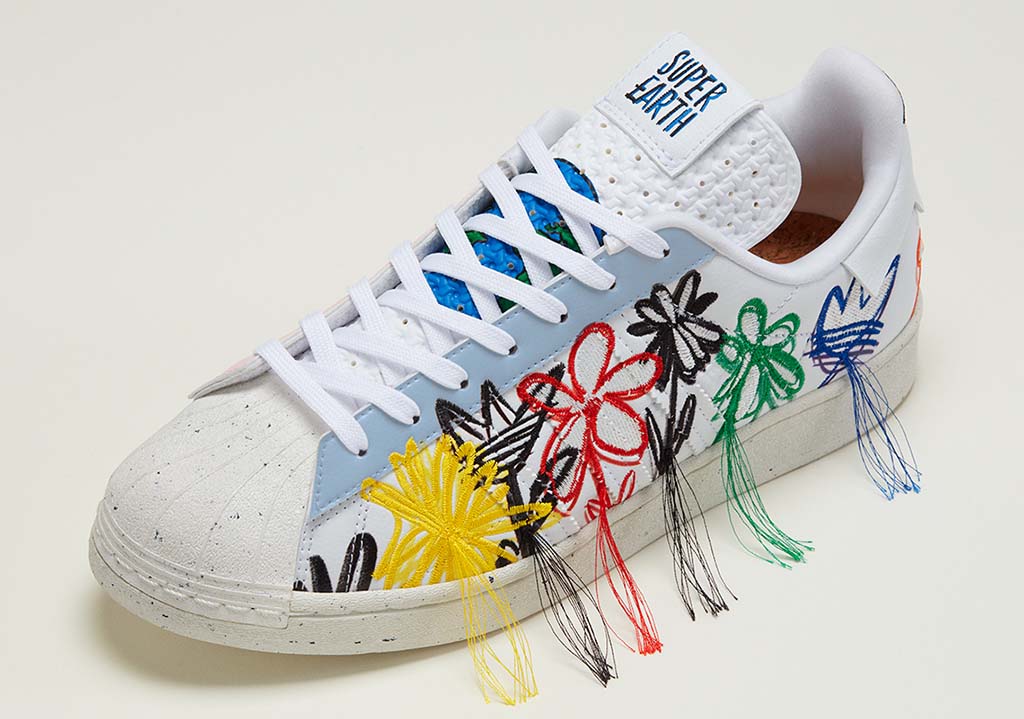 Adidas y Wotherspoon: sneakers florales y veganos 0