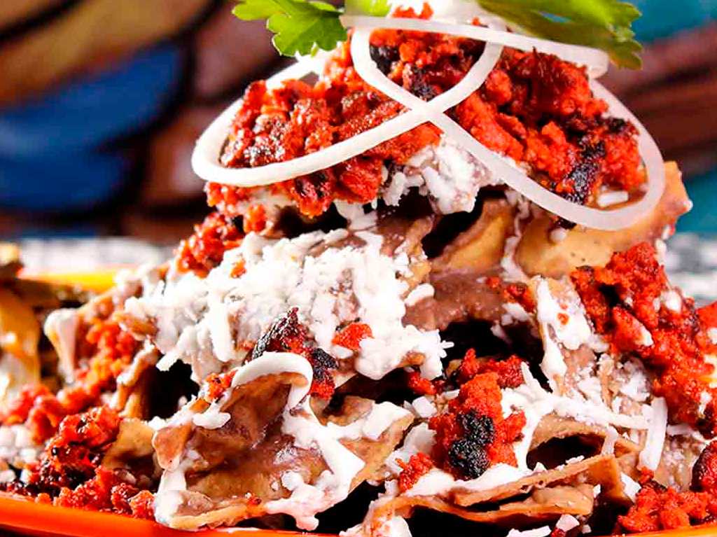 antojitos-mexicanos-gigantes-chilaquiles